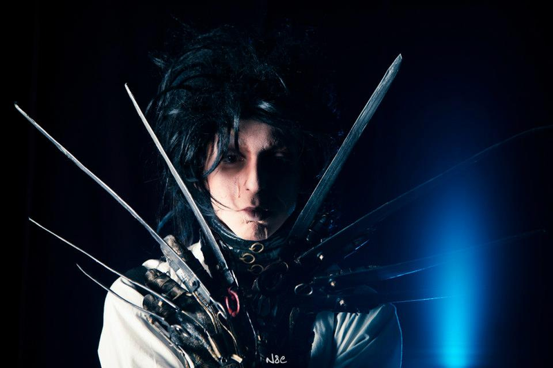 Illustration for article titled Cosplay So Good It Jumps Straight Off The Silver Screen